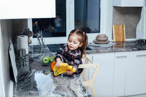 Praktische Fähigkeiten für Kinder in der Küche