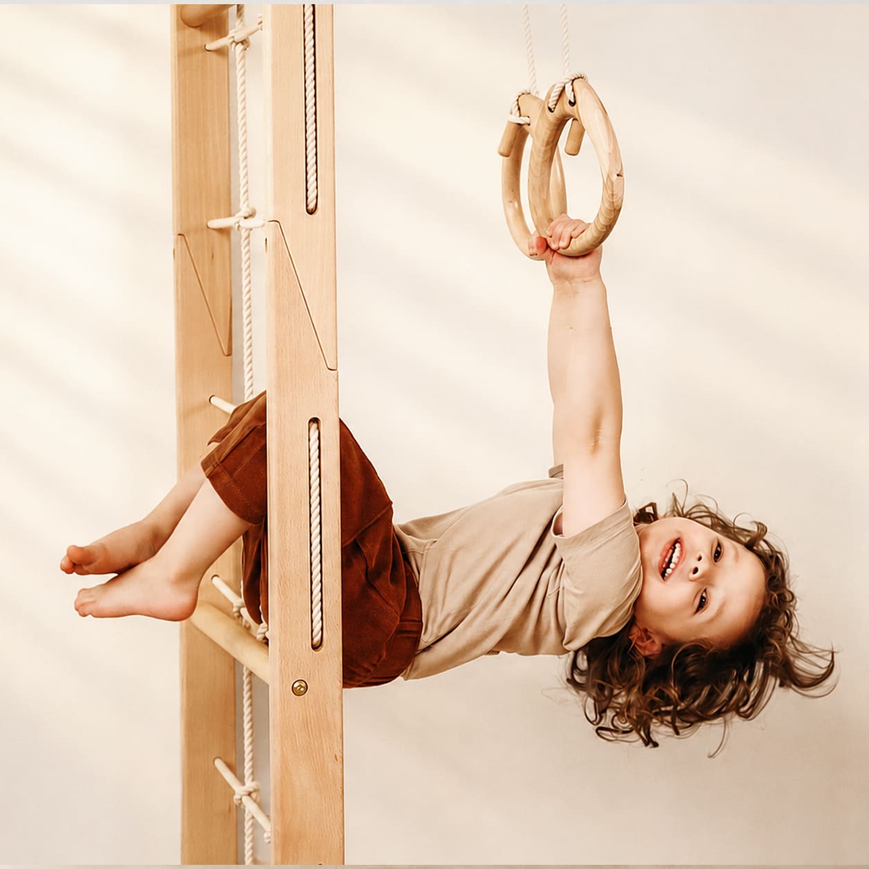 Kletterwand mit Sprossenwand