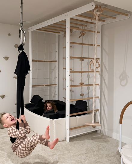 Kinderzimmer Turnwand