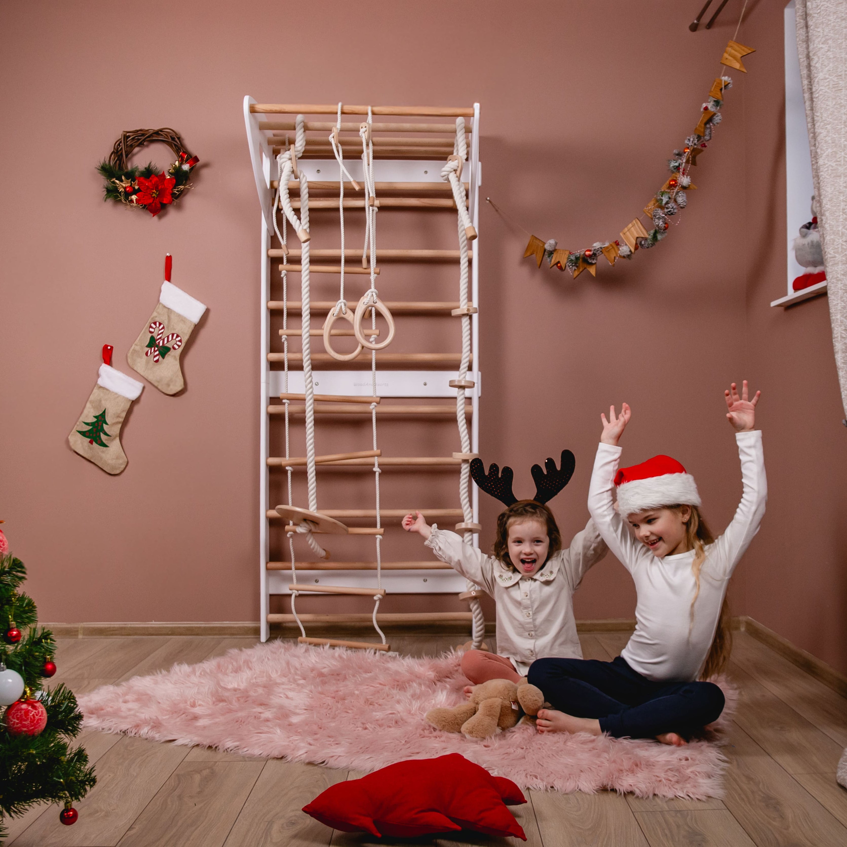 Wandstangen für Kinderzimmer mit Accessoires