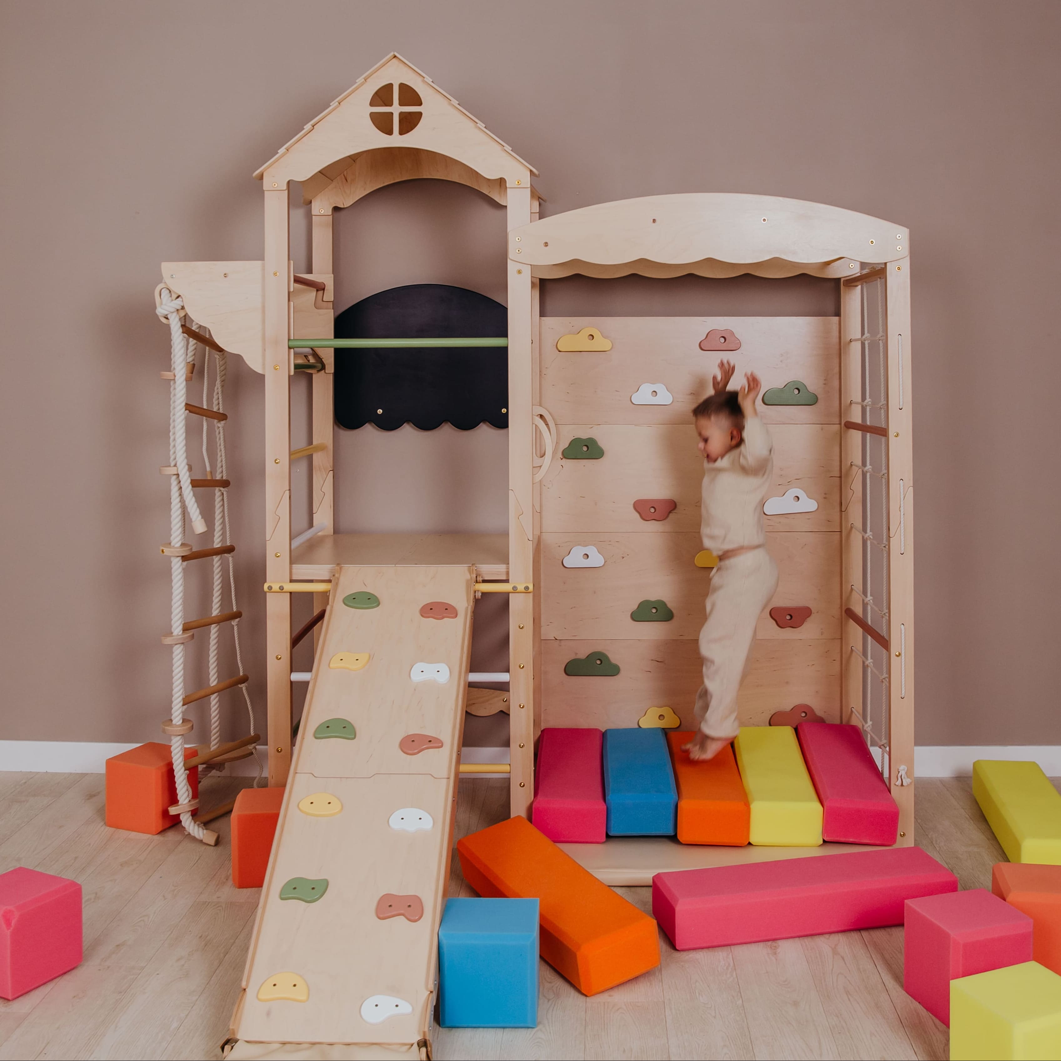 Indoor Klettergerüst