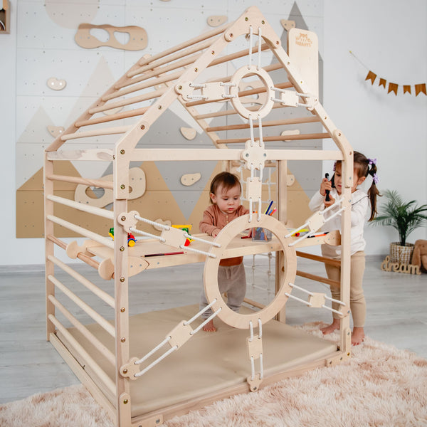 Spielhaus mit Rutsche