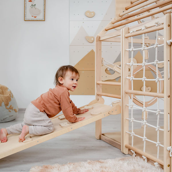 Spielhaus mit Rutsche