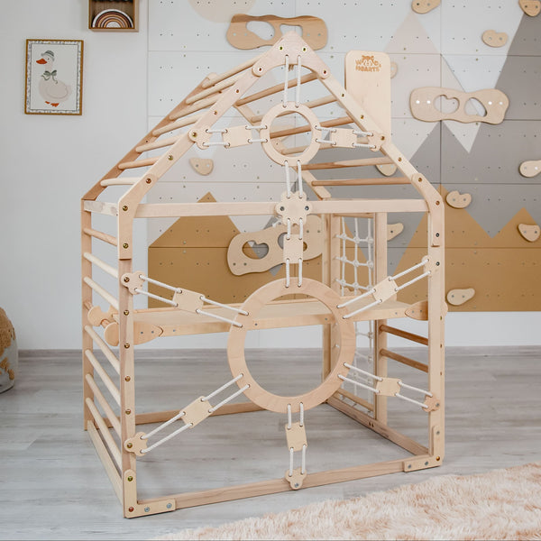 Spielhaus mit Rutsche