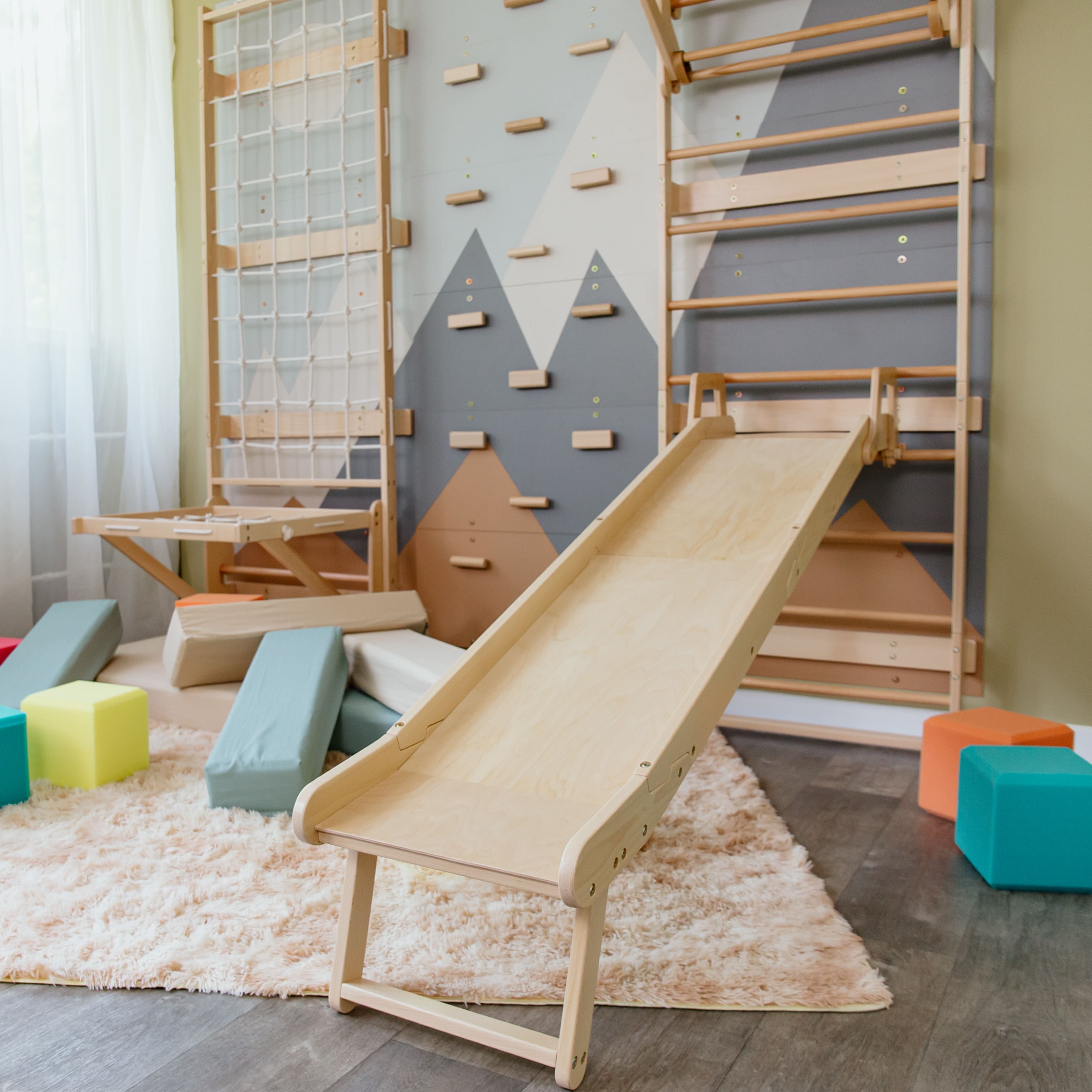 Kinderrutsche aus Holz