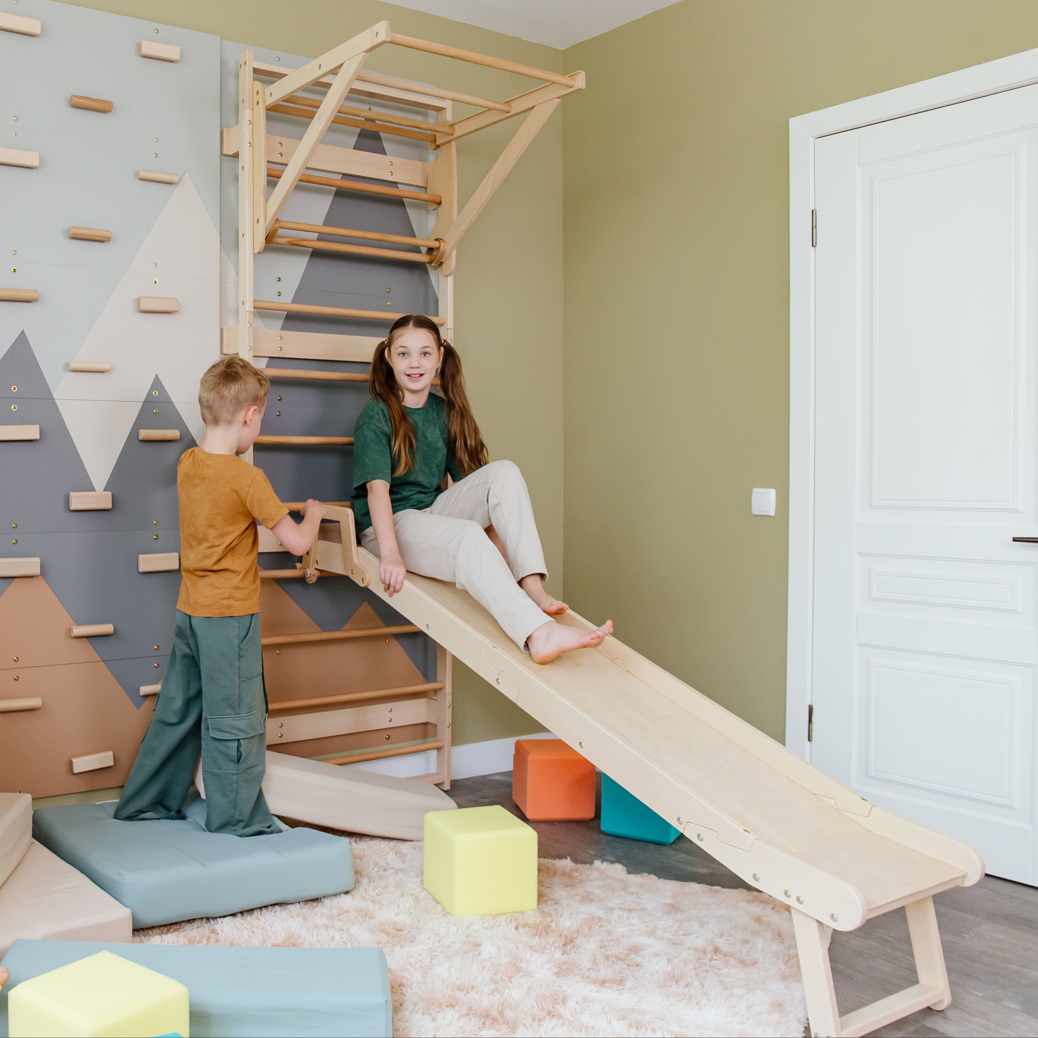 Kinderrutsche aus Holz