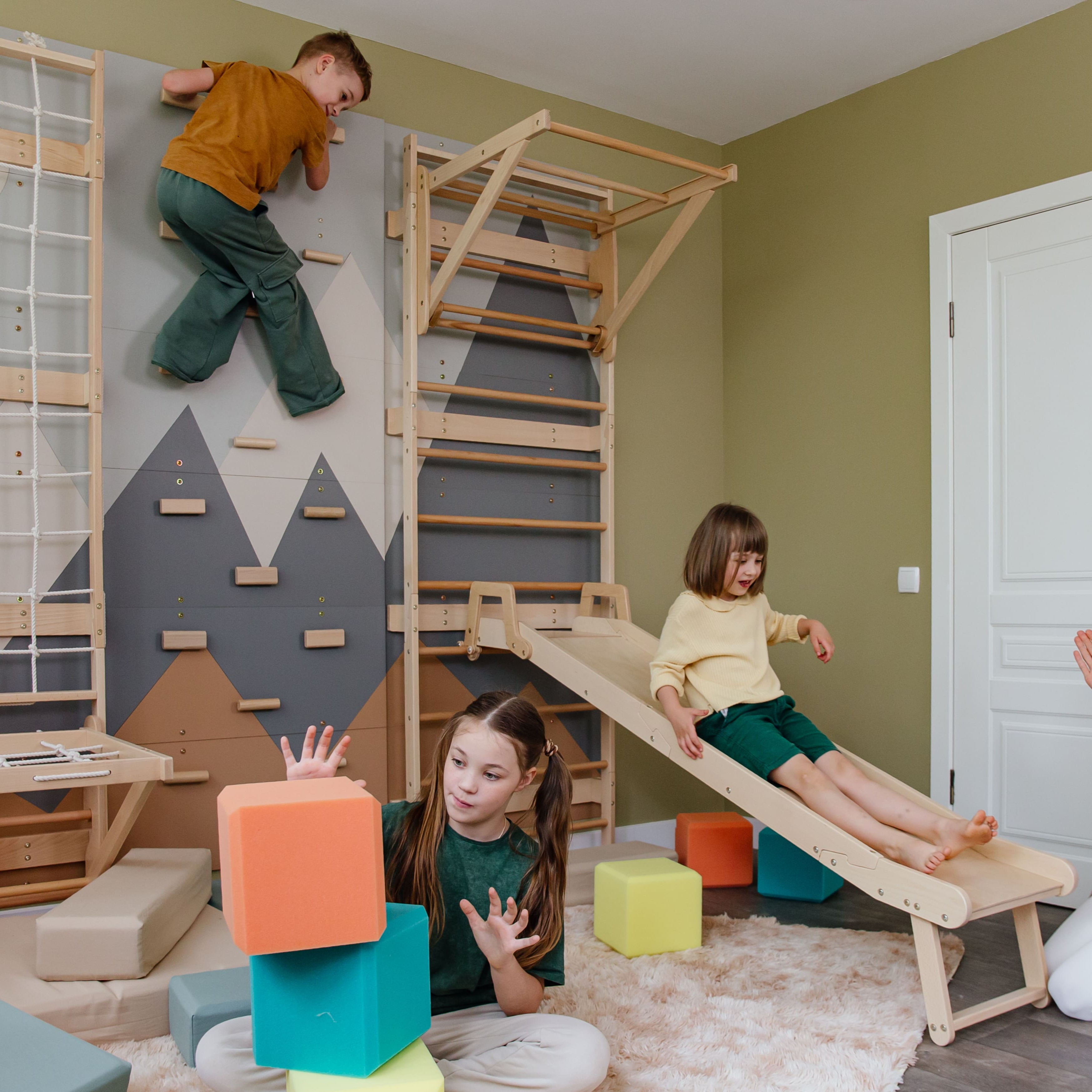 Kinderrutsche aus Holz