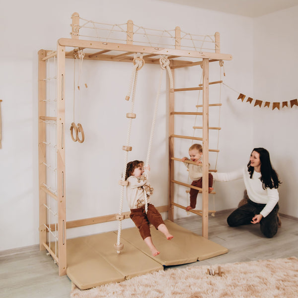 Kleinkinder Kletterturm