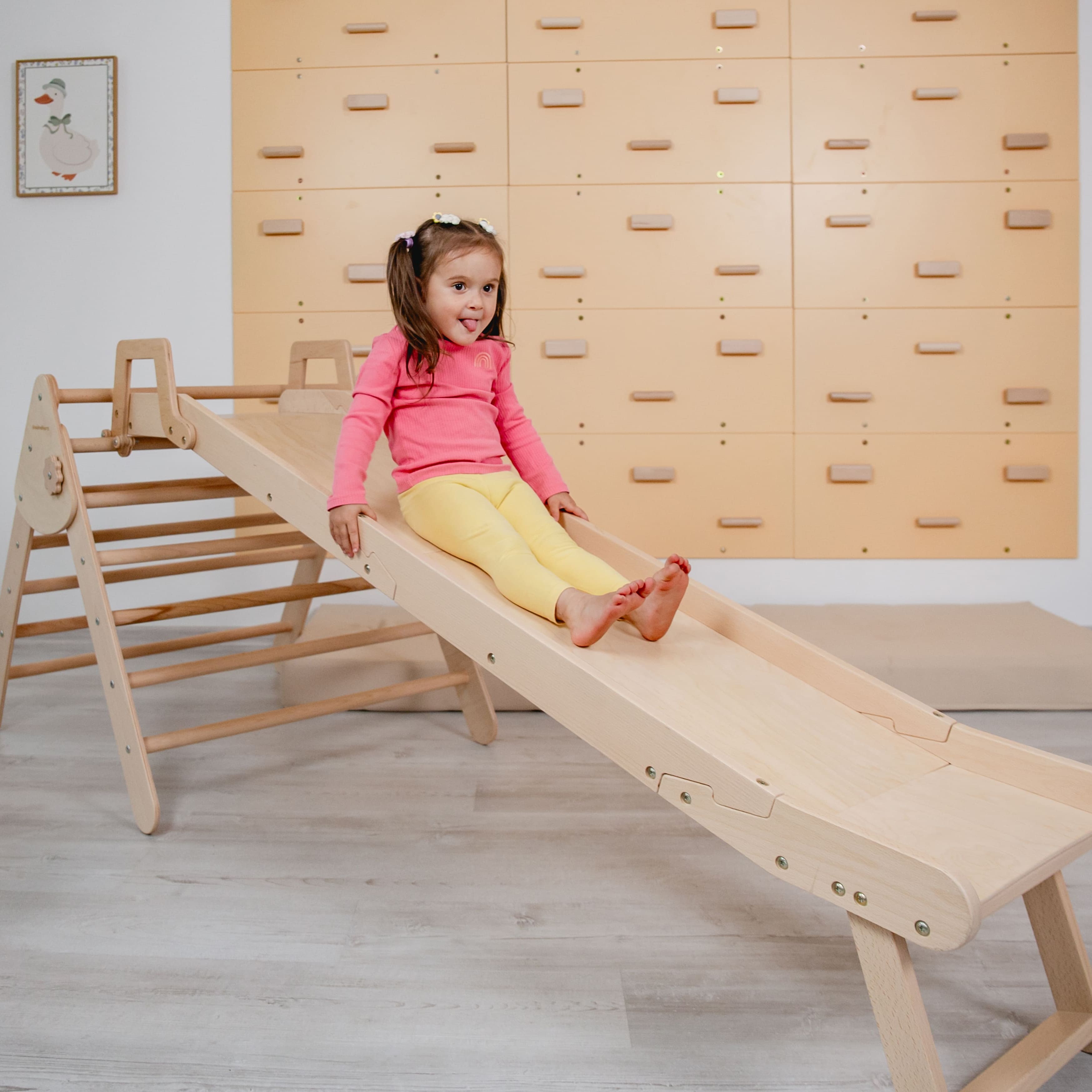 Kletterdreieck mit Rutsche