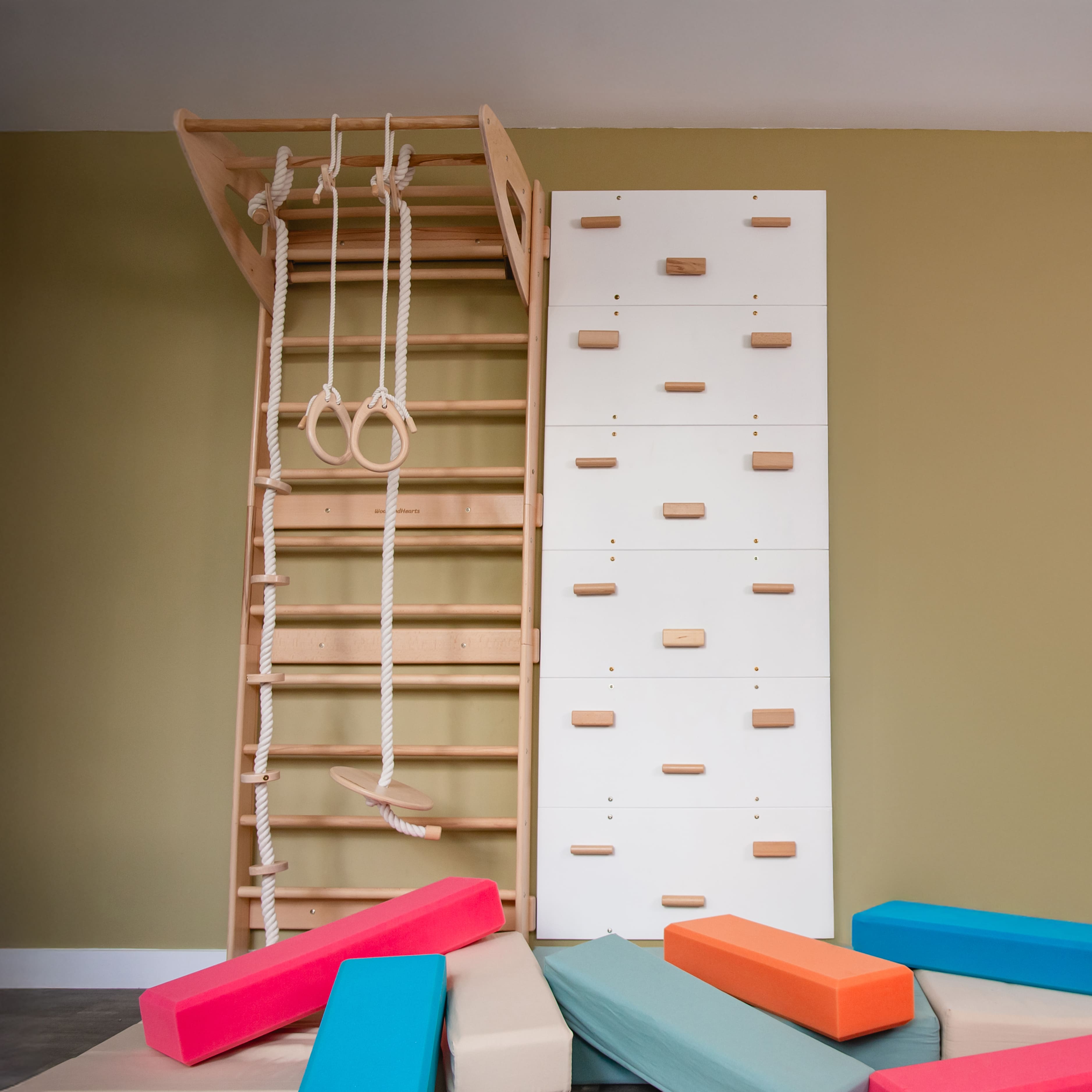 4-in-1 Sprossenwand Set mit Kletterwand & Zubehör