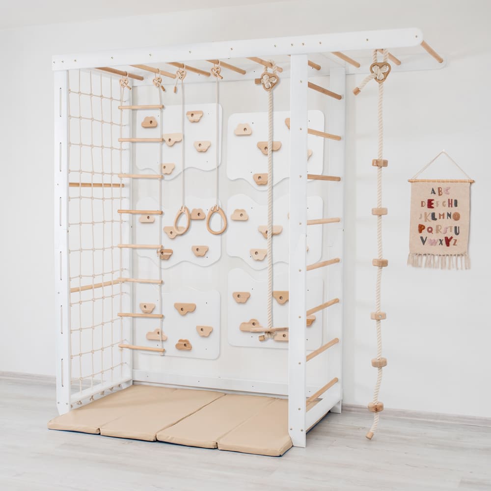 Kinderzimmer Turnwand