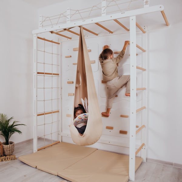 Kinderzimmer Hängehöhle
