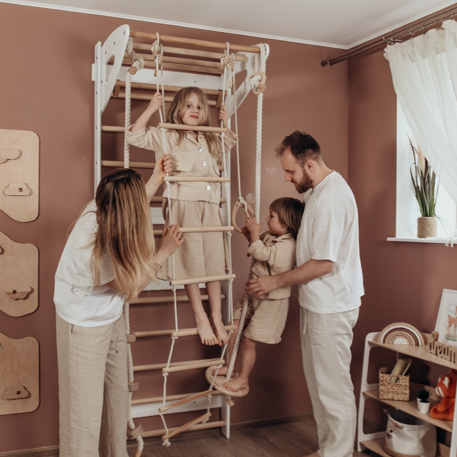Wandstangen für Kinderzimmer mit Accessoires