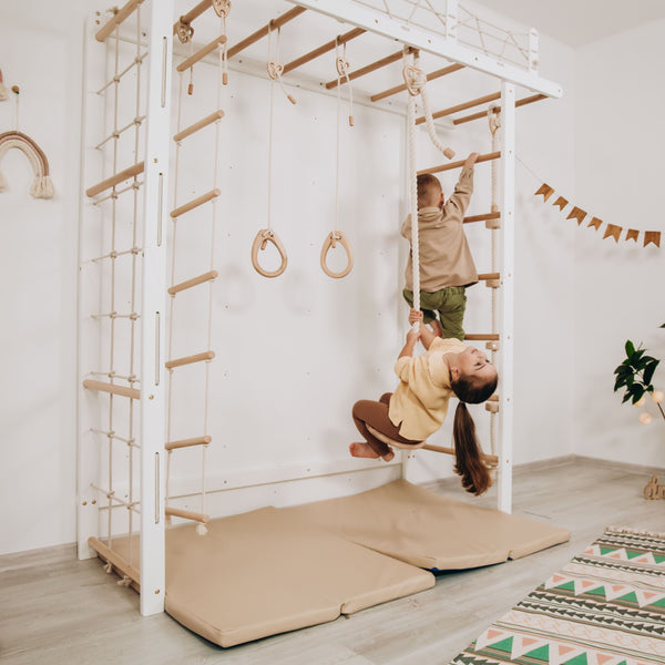 Kleinkinder Kletterturm