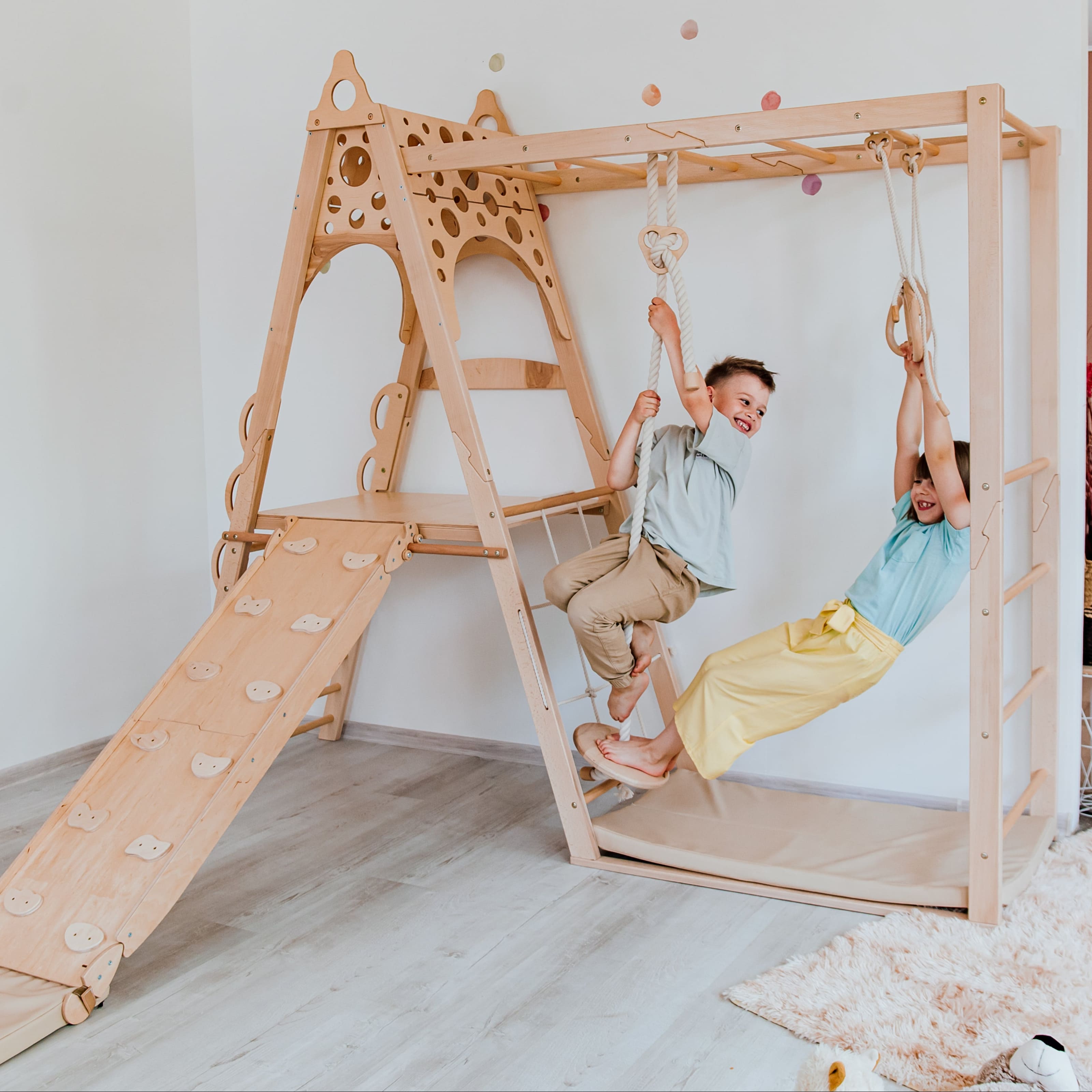 Kinderzimmer Kletterturm