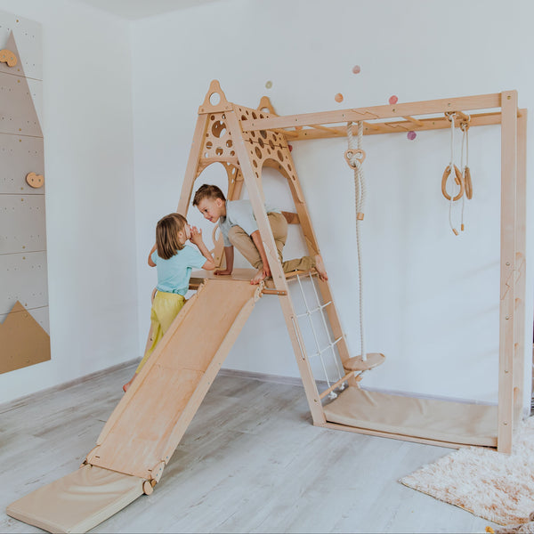 Kinderzimmer Kletterturm