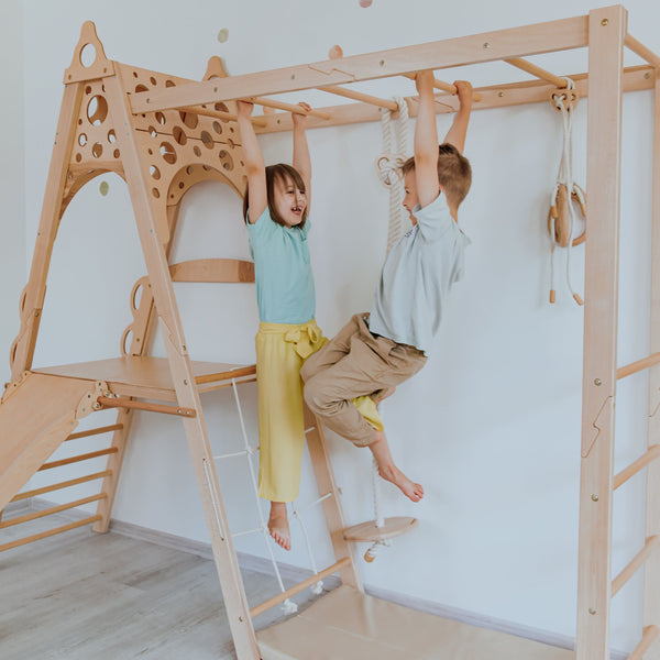 Kinderzimmer Kletterturm