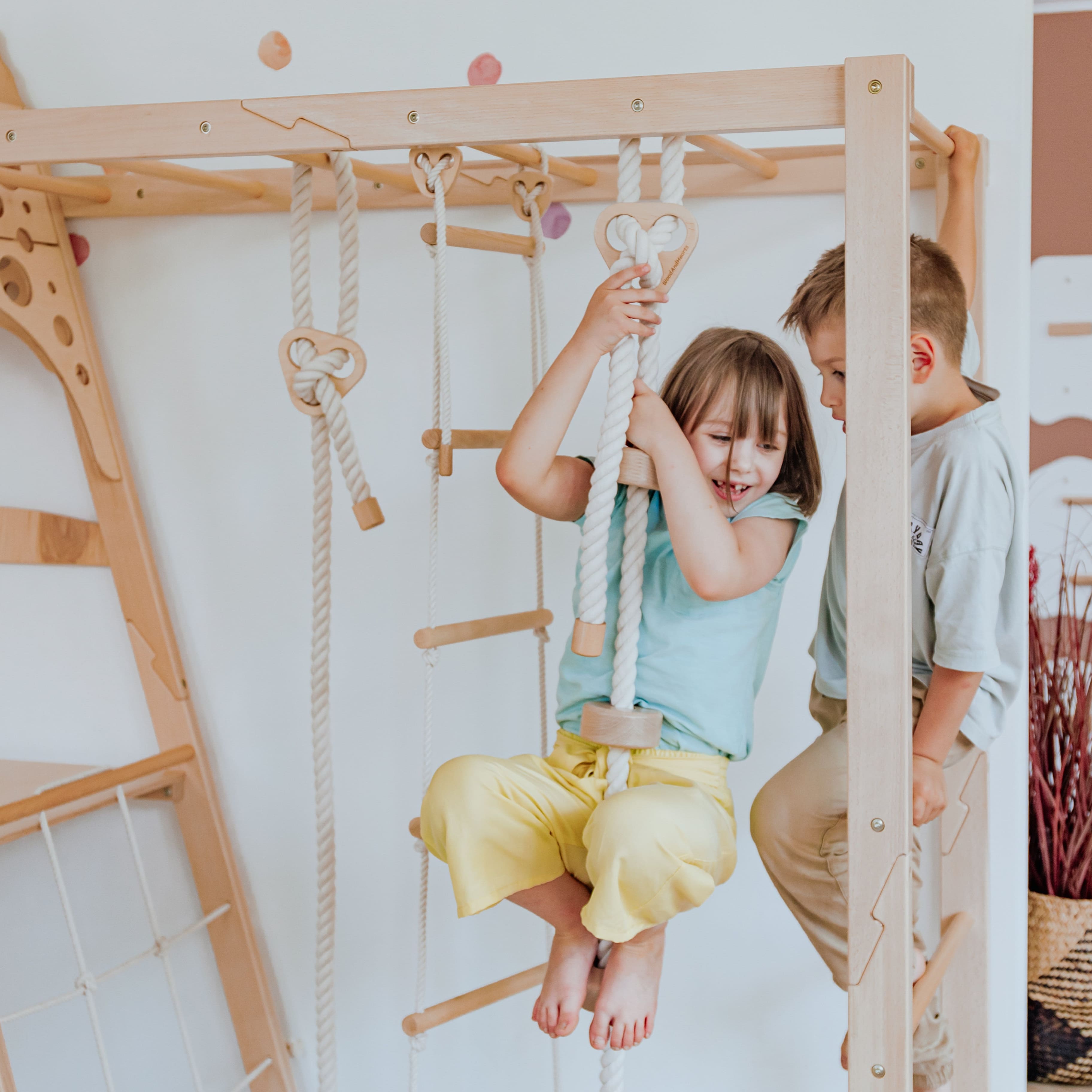 Kinderzimmer Kletterturm