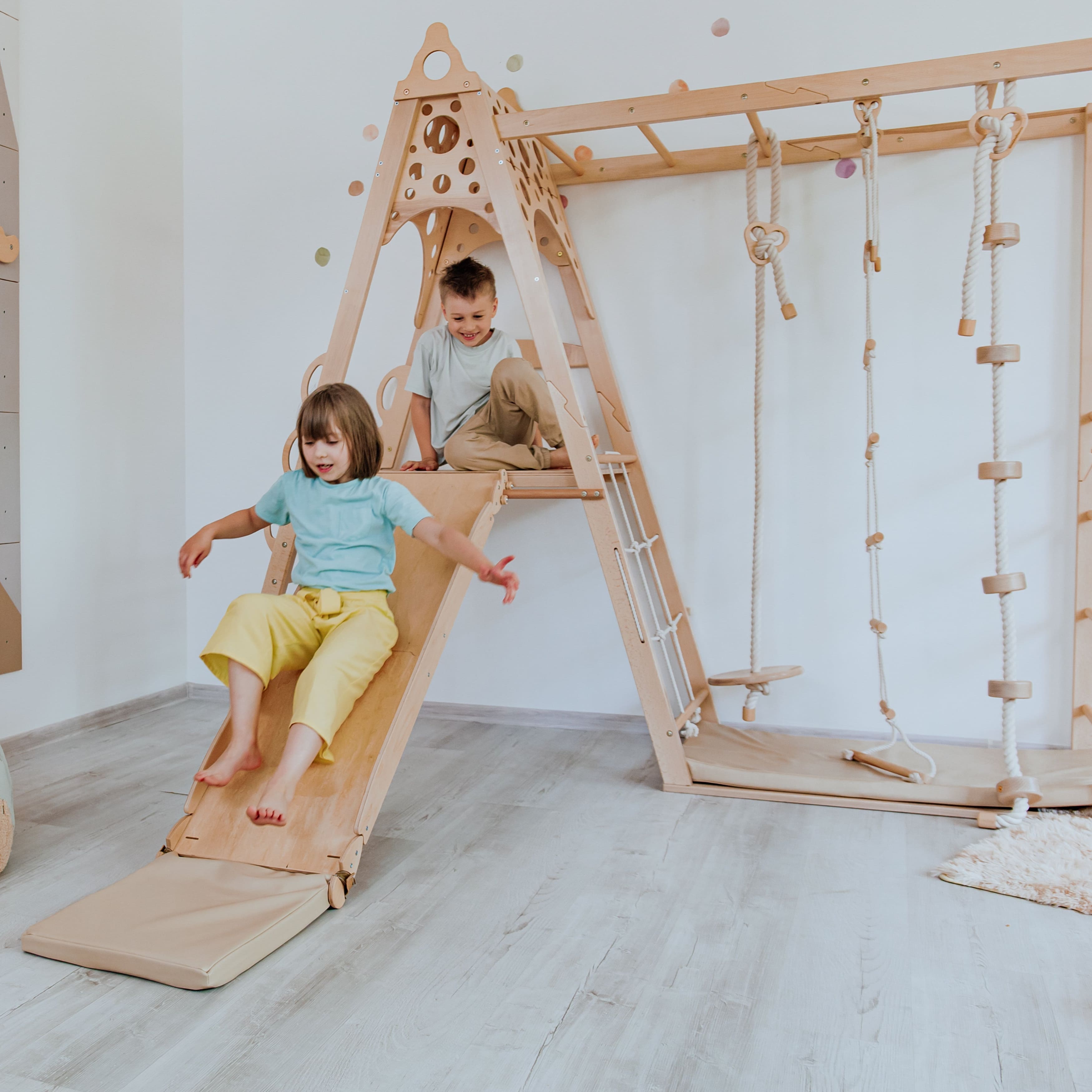 Kinderzimmer Kletterturm