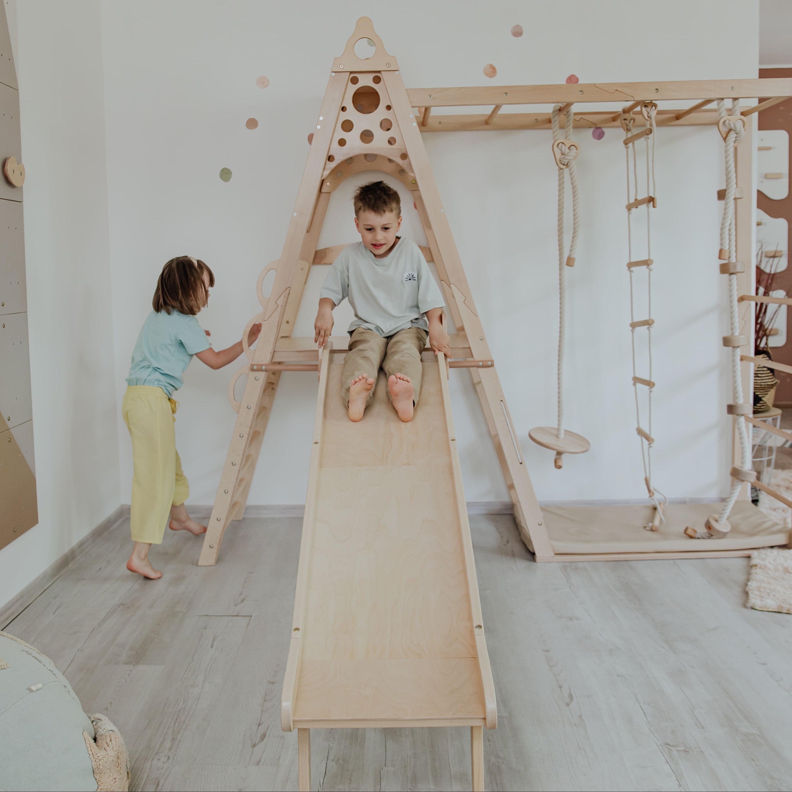 Kinderrutsche aus Holz