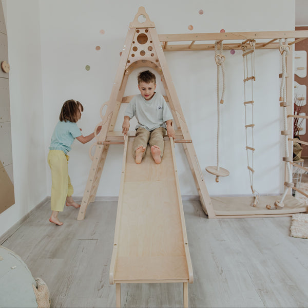 Kinderrutsche aus Holz