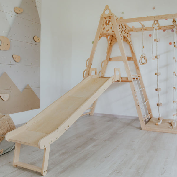 Kinderrutsche aus Holz