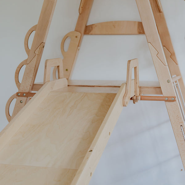 Kinderrutsche aus Holz