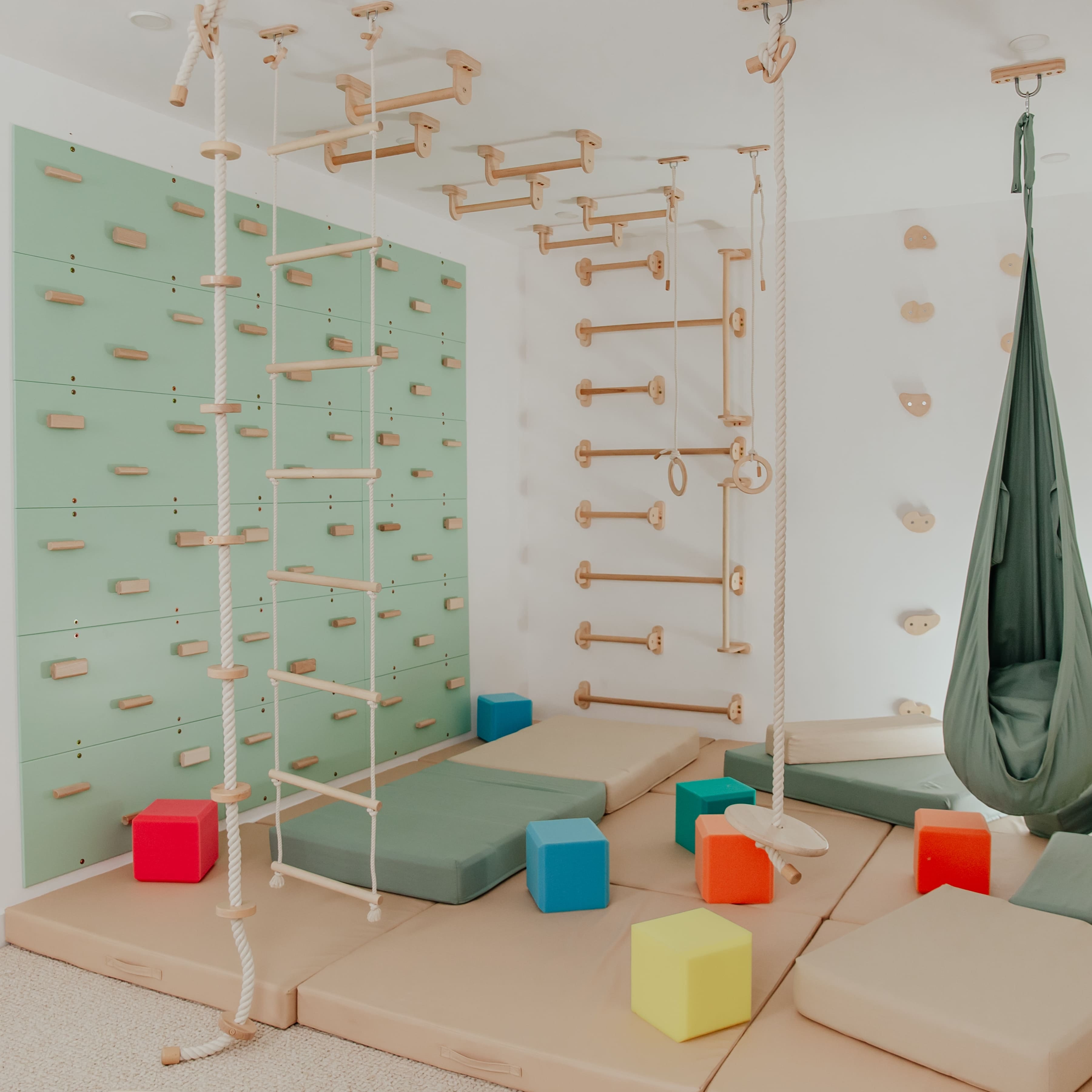 9-in-1 Indoor Spielplatz Set mit Kletterwand & Textil-Set
