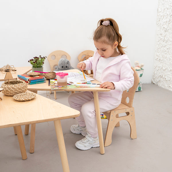 Montessori Kindertisch und Stuhl für Nadeln