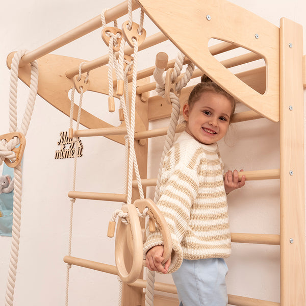 Wandstangen für Kinderzimmer mit Accessoires, Naturholzfarbe