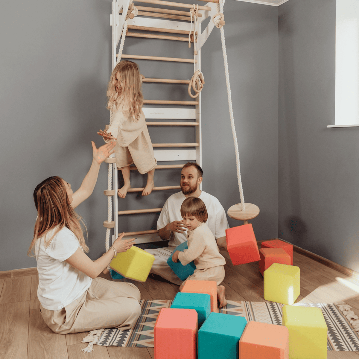Wandstangen für Kinderzimmer mit Accessoires