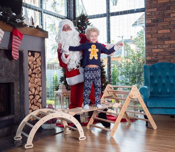 Neujahrsgeschenkset von drei Montessori-Artikeln: faltbares Dreieck, Kletterbogen und Rampe, Standardgröße