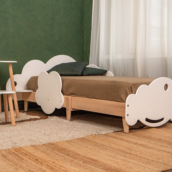 Montessori Verstellbares Bodenbett mit Regal "Wolken"